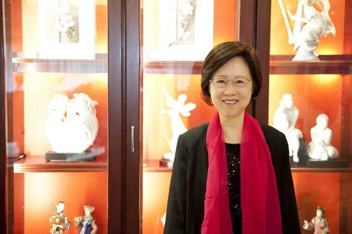 “翩然”离去！一组图回忆知名女作家琼瑶