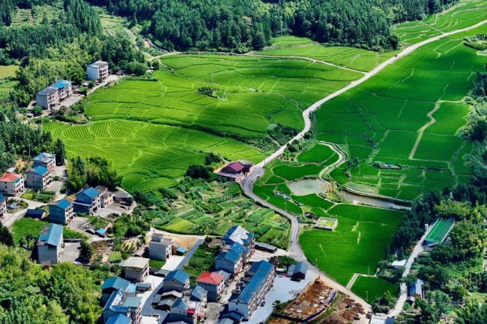 福建三明山清水秀风光美